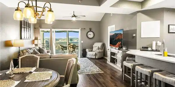 51 Westshore Falls Court