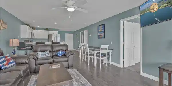 Image 3: open floorplan