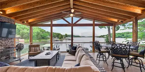 Image 2: Extended outdoor living