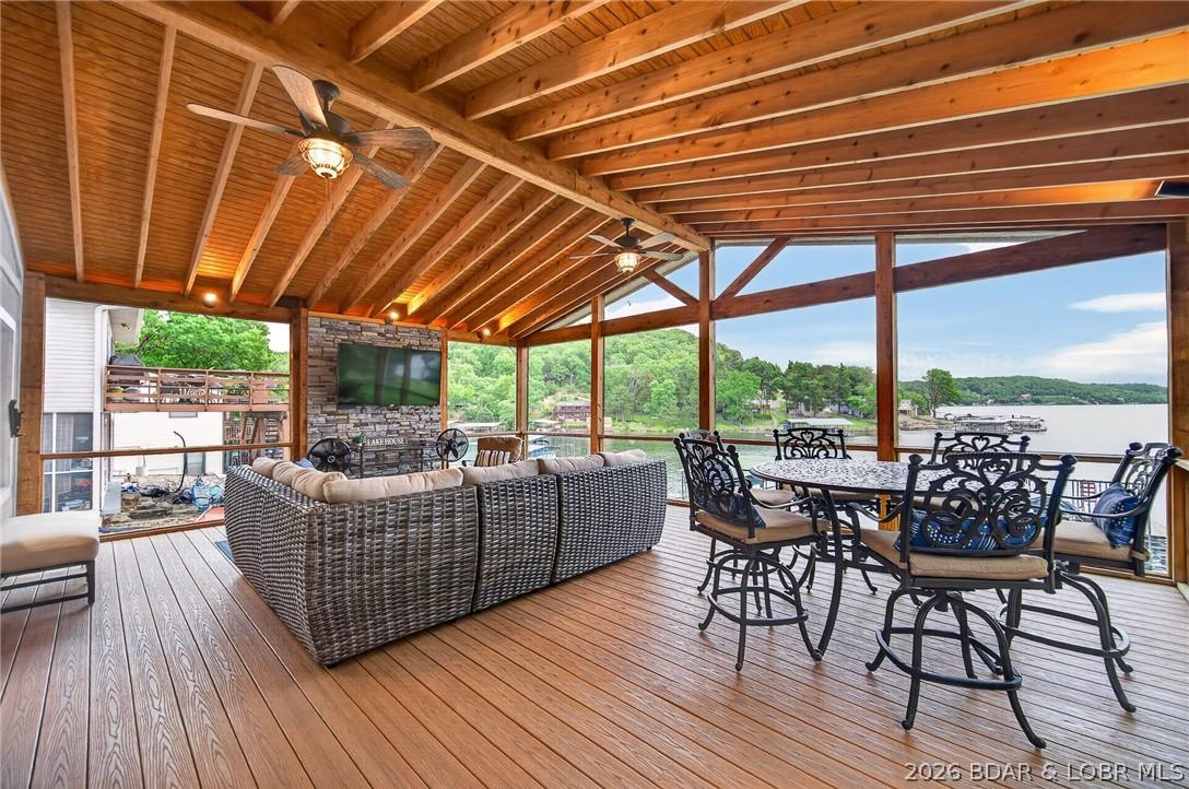 Image 3: Extended outdoor living