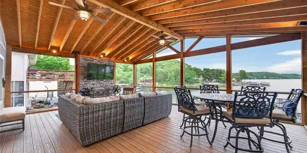 Image 3: Extended outdoor living
