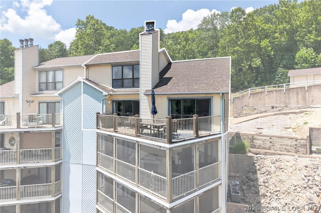 Image 2: Top floor unit with loft