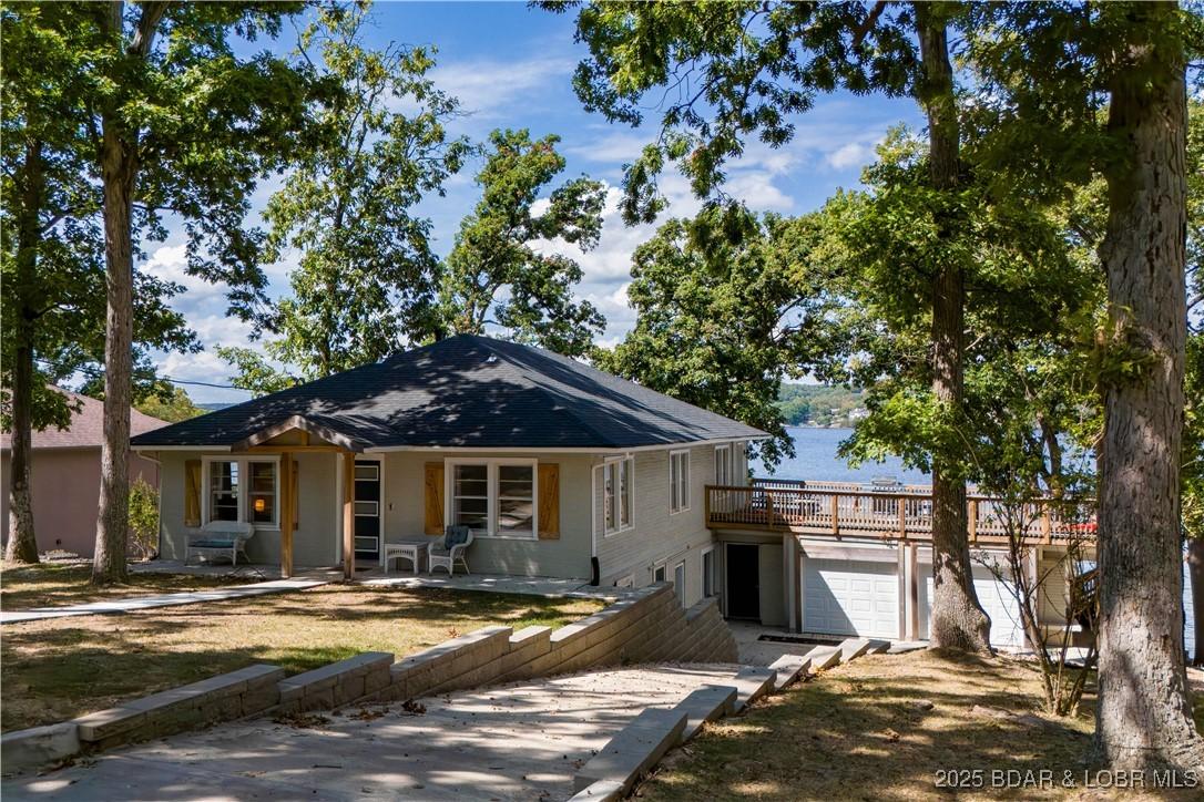 Image 3: Front Entrance - 394
