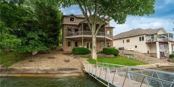 2636 Ozark Isle
