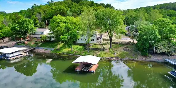27206 Lakeside Lane