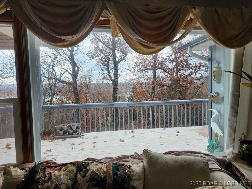 Image 4: Large picture window overlooking backyard