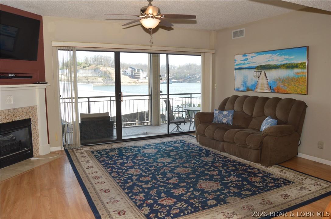 Image 1: Beautiful lake view from your living room and cove