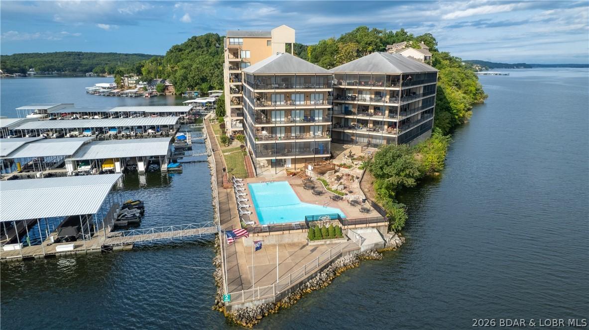 Image 4: The Falls is Premier project with resort style poo
