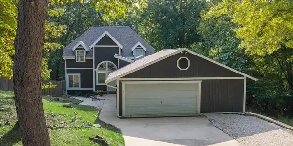 1114 Oak Road