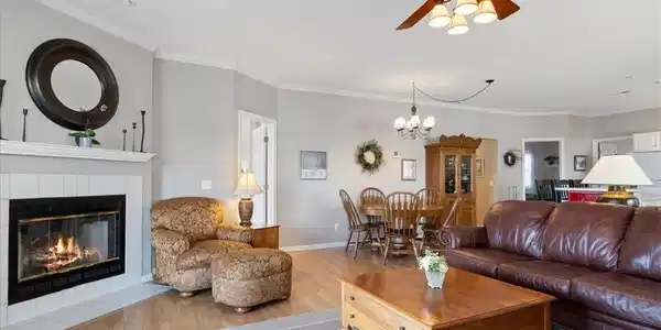 182 Bluff Boulevard