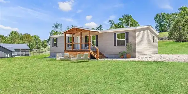 30535 Towering Oak Lane