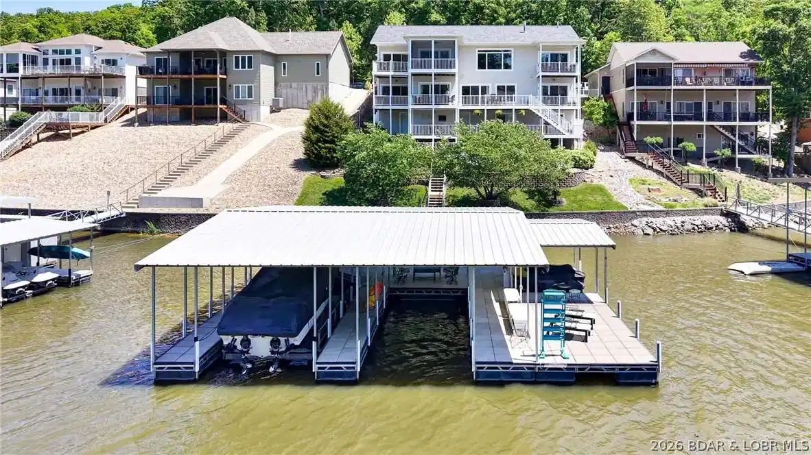 Image 1: Amazing full time or part time lakefront living!