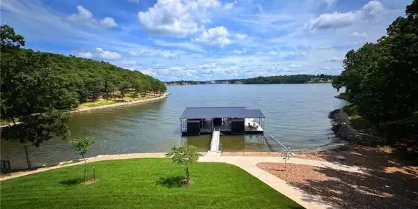 Image 2: Huge View PLUS a Custom Built Dock