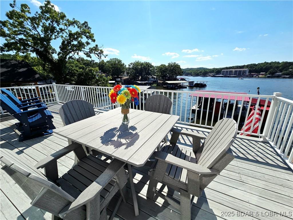 Image 1: Main Level Sundeck