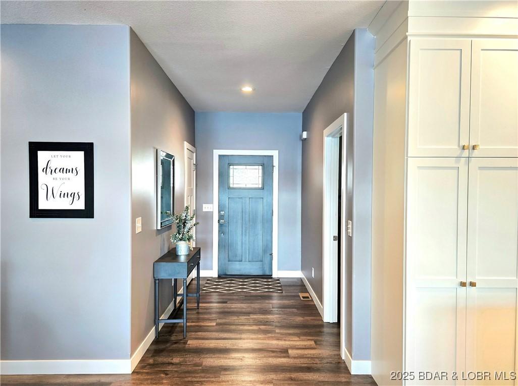 Image 4: Foyer