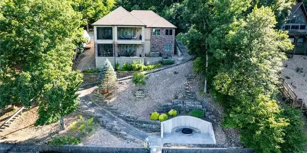 87 Glenmeadows Court