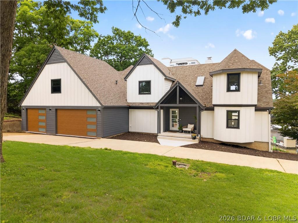 Image 2: Unique & stunning curb appeal