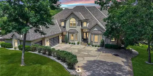 733 Muirfield Drive