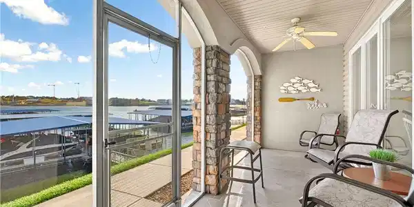 1215 Lands End Parkway