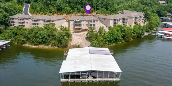 302 Waterford Circle