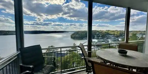 77 Palisades Lakeview Drive