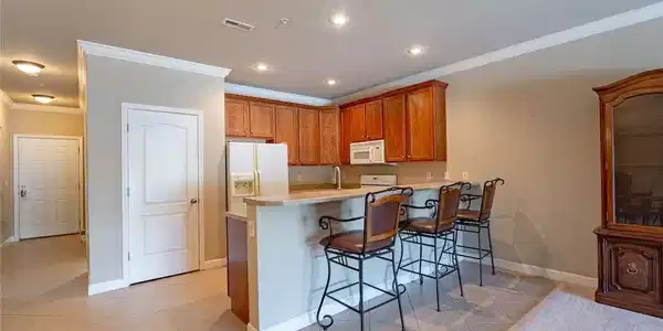 Image 3: Full kitchen