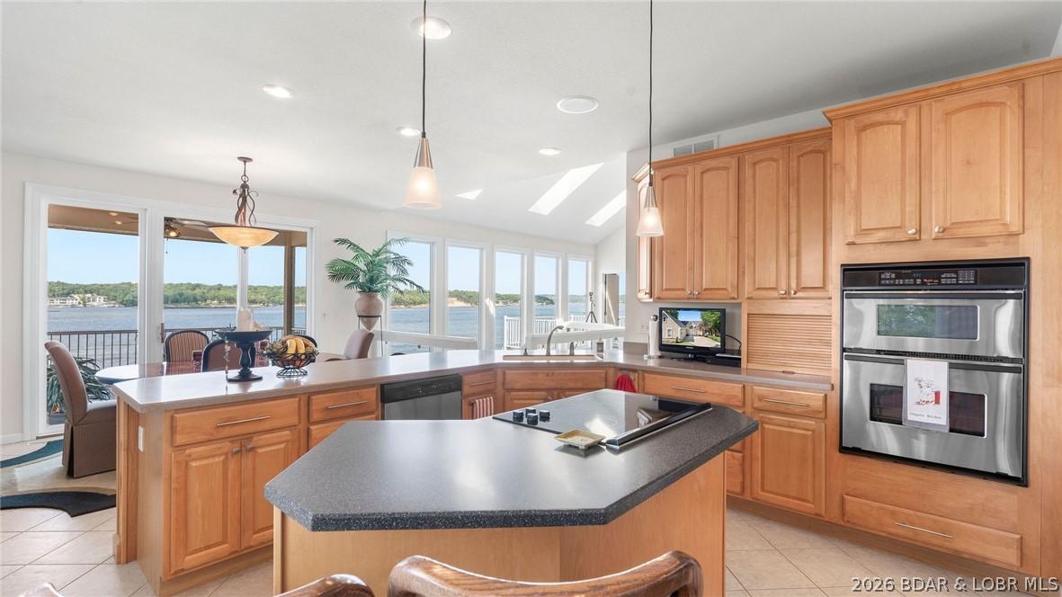 Image 3: Kitchen Main Level