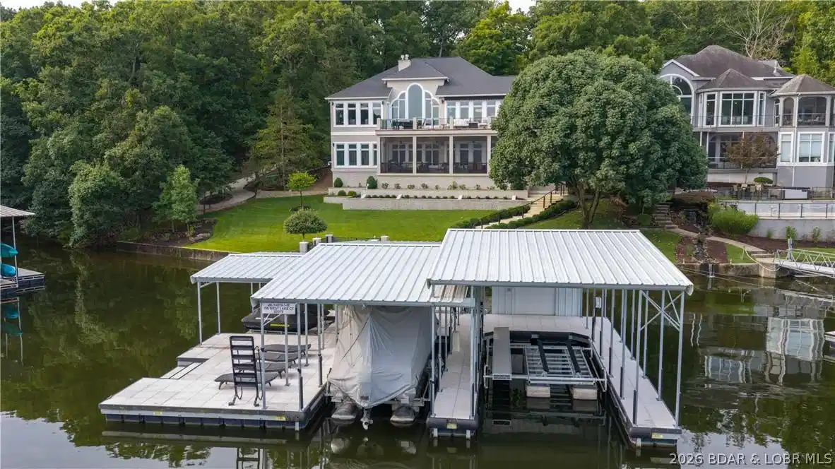 Image 1: Exceptional Porto Cima lakefront setting with priv