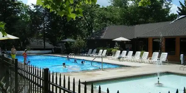 25 Lone Oak Court