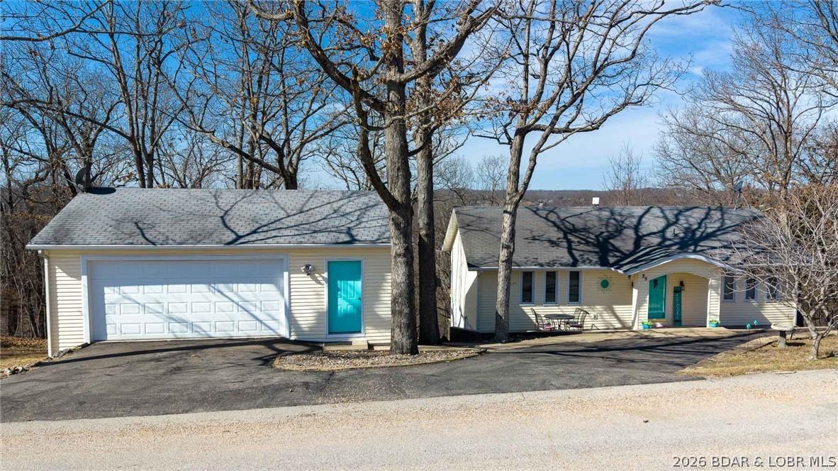 Image 3: 25 View Dr. - Clean updated property w/easy circle