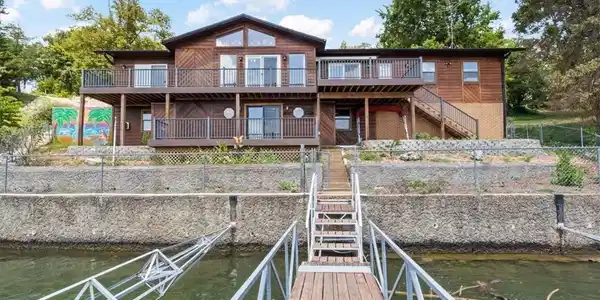 740 Sunny Slope Circle