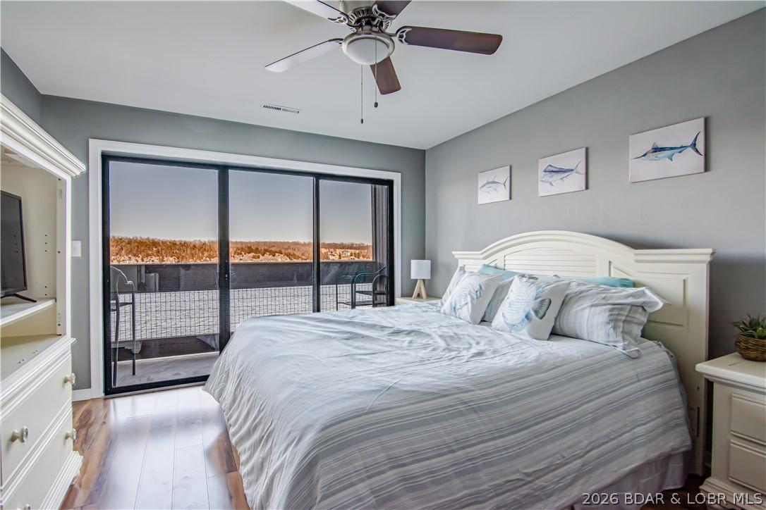 Image 2: Wonderful primary bedroom.