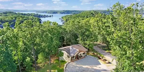 10 Legacy Lane E