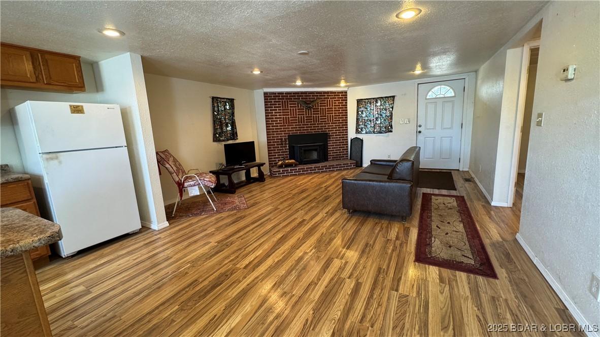Image 4: Kitchen and family room