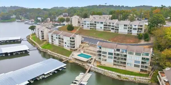 624 Indian Pointe