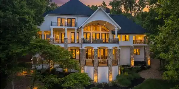 889 Muirfield Drive