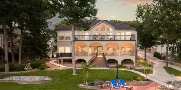 1348 Palisades Drive