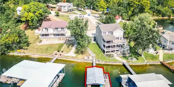 25 Treetop Lane