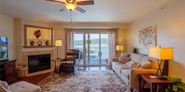 Image 2: Roomy Living Room with Electric F/P