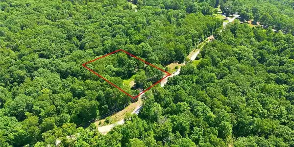Image 2: This property is conveniently located close to the