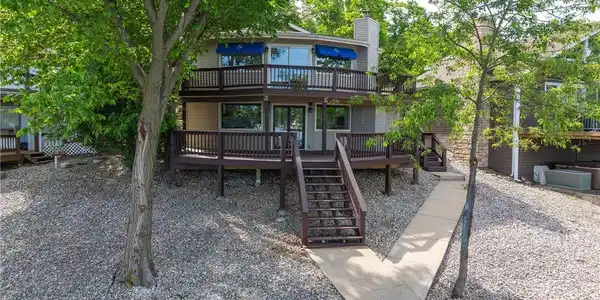 215 Daisy Road