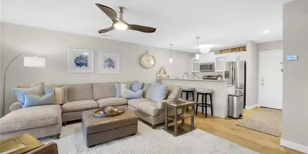 814 Indian Pointe