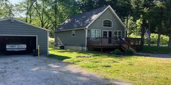 101 Cottonwood Road