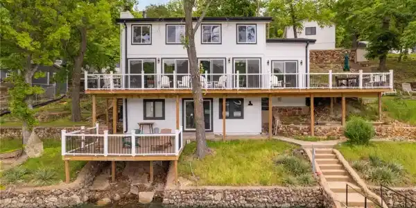 805 Robin Hood Lane