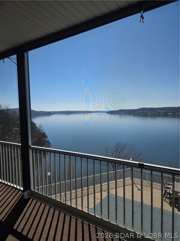 Image 1: View to the left