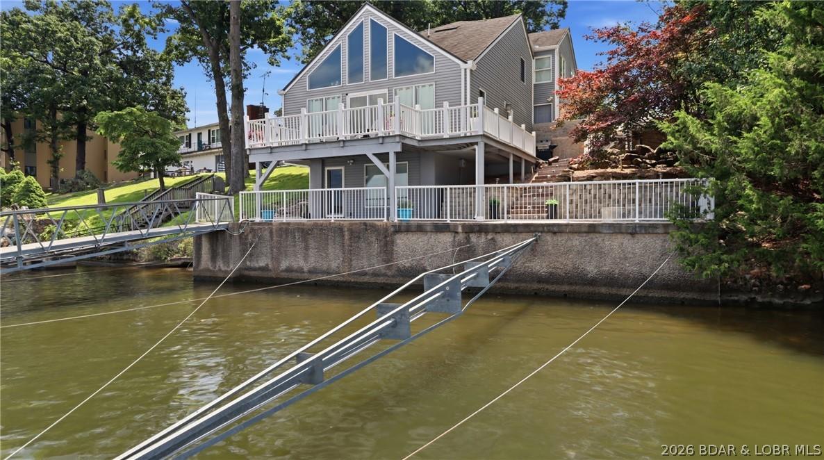 Image 2: Massive Deck Spaces for Easy Entertaining