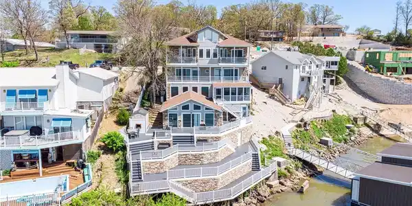 4956 Shorewood Drive