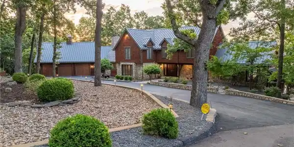 1294 Squire Lane