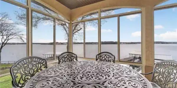 148 Old English Point