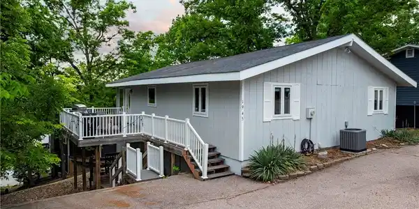 1945 Bittersweet Road